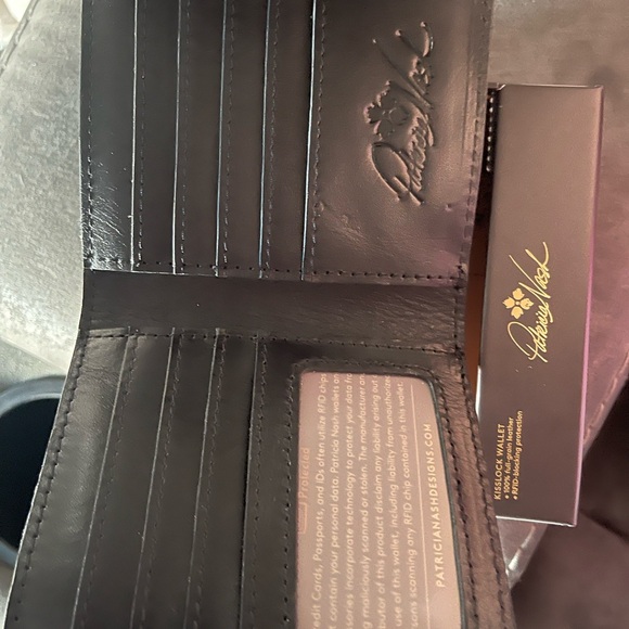 Patricia Nash wallet NEW - Picture 2 of 4